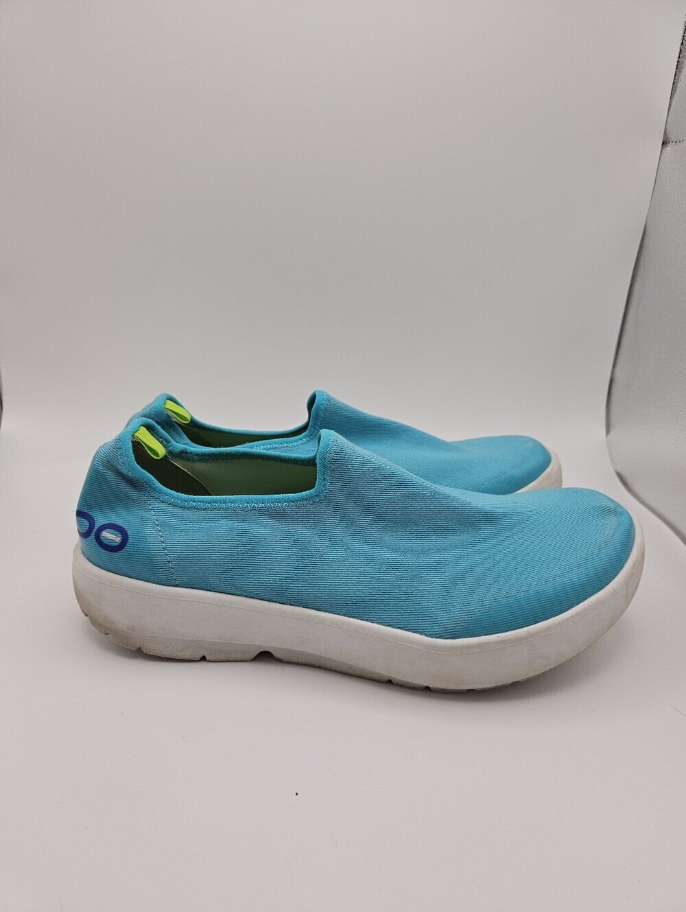 OOFOS OOmg eeZee Low slip on sneakers aqua blue size 9